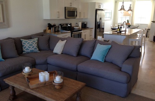 Palm Cay House | LUX LG 4BR Palm Cay-Gated Resort~Pool~Beach~Tennis~P&Play~H.Chair~Stroller!