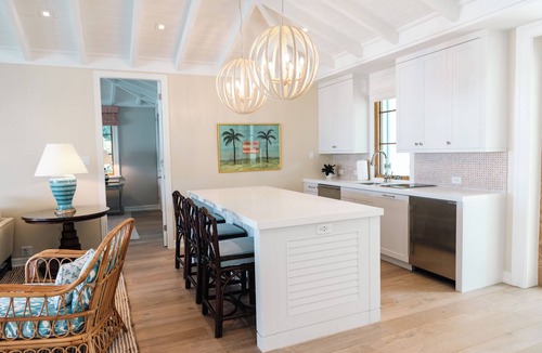 Dunmore Town Condo | Lux Waterfront Cottage in Exclusive Briland Club w/Marina, Beach, Pickleball