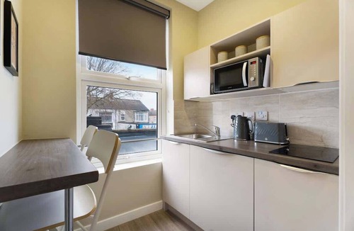 Middlesbrough Apartment | Luxurious 1 Bedroom with Private Parking and Wifi