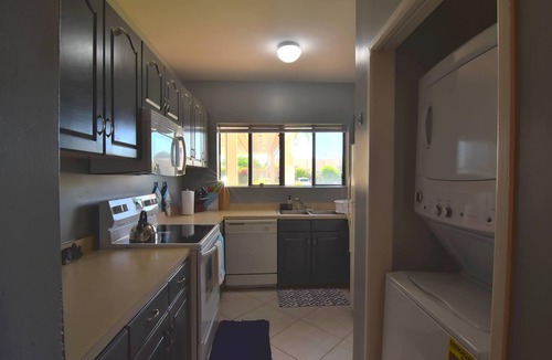 Nassau Condo | Luxurious 1 bedroom condo w/pool on site