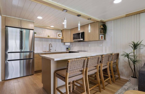 Punaluu Condo | Luxurious Beachfront Condo w/AC