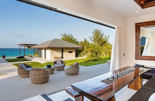 North Palmetto Point Villa | Luxurious & Modern 4BR 4.5BA Beachfront Paradise