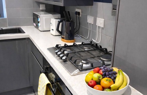 Rushey Green Apartment | Luxury 1-Bed near Lewisham Hospital