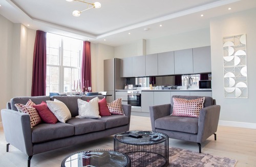 Welwyn Garden City Apartment | Luxury 2 Bedroom Apartment Near Train Station