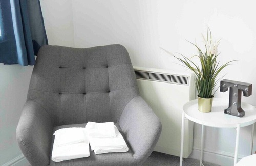 Epsom Apartment | Luxury 2 Bed flat-Central Epsom