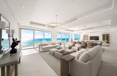 Palm Cay Condo | Luxury 4-bedroom Oceanfront Oasis