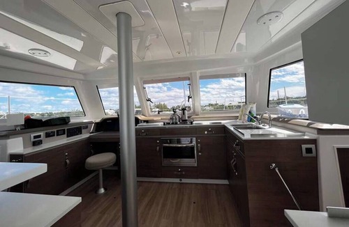 Lubbers Quarters Cay Boat Rental | Luxury 4 stateroom catamaran perfectly located on the docks of Conch Inn Marina.