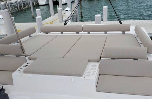 Lubbers Quarters Cay Boat Rental | Luxury 4 stateroom catamaran perfectly located on the docks of Conch Inn Marina.
