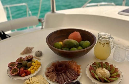 Old Fort Bay Boat Rental | Luxury 47’ Leopard Power Catamaran - Bahamas
