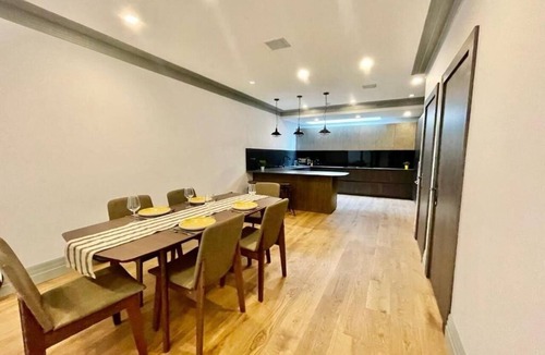Cantelowes House | Luxury 4BR Camden Villa w/Parking & Garden