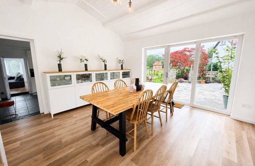 Hillingdon House | Luxury 5BDR Riverside Retreat near Uxbridge