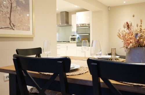 Bicester House | Luxury 6-Bedroom Bicester Villa near Bicester Village - 5 minutes away