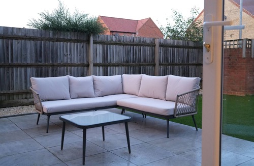 Bicester House | Luxury 6-Bedroom Bicester Villa near Bicester Village - 5 minutes away