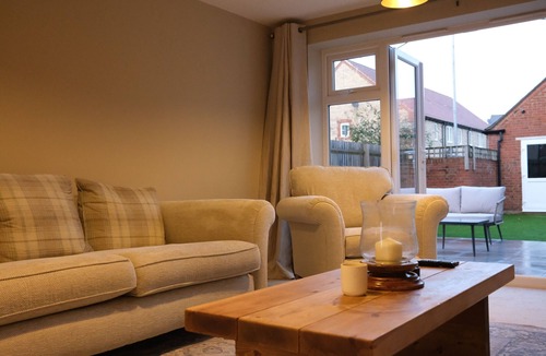 Bicester House | Luxury 6-Bedroom Bicester Villa near Bicester Village - 5 minutes away