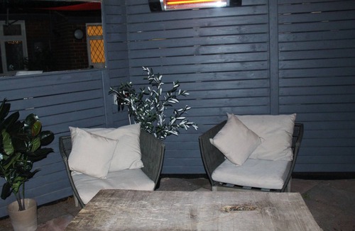 Chester House | Luxury and private 2 bedroom bungalow with hot tub, prime location in Chester