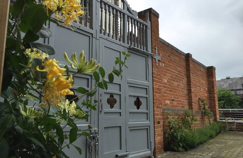 Oxford City Centre Apartment | Luxury apartment on an island in the River Thames in Oxford’s historic centre