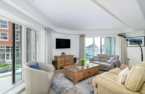 Newquay City Centre Apartment | Luxury Apartment very close to Tolcarne Beach