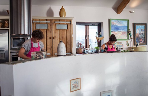Portwrinkle House | Luxury Beach House Rental with Hot Tub, 30 meters to Beach
