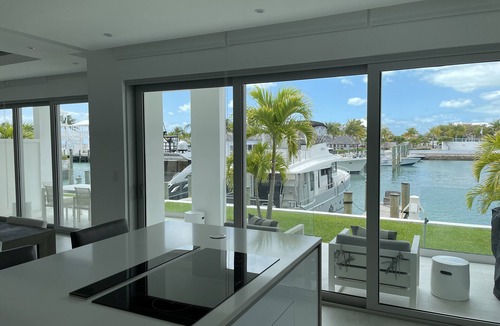 Palm Cay Condo | Luxury beach view & Marina view Condo at Palm Cay