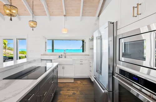 Forbes Hill Villa | Luxury Beachfront Villa on Exuma's best Private Beach with Infinity Pool