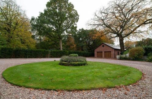 Knutsford House | Luxury Coach house next to woodland in Knutsford