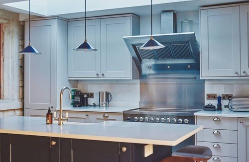 Cheltenham House | Luxury Coal Merchant’s Cotswold Cottage EV & Gym