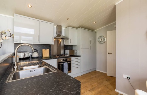 Tewitfield Apartment | Luxury Contemporary Lodge