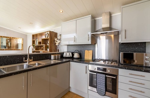 Tewitfield Apartment | Luxury Contemporary Lodge