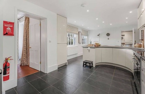 Wheathampstead House | Luxury Country House Set In Scenic Panoramic Views -Luton 15 min/London 35 min