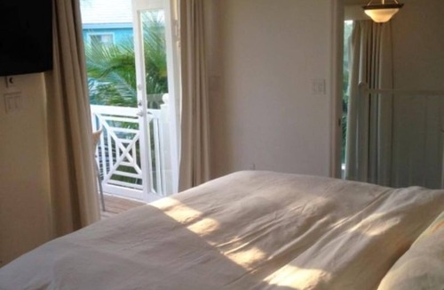 Alice Town Villa | Luxury Custom Villa 210 At Resorts World