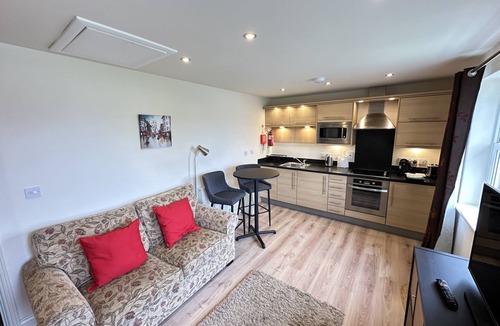 Filey Cottage | Luxury first floor apartment sleeping 3 in 1 king sized bedroom.
