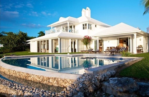 Old Fort Bay Villa | Luxury ,FULLY STAFFED, OCEAN FRONT Villa w/Pool in OLD FORT BAY, Nassau