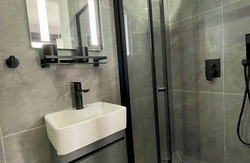 Harringay House | Luxury King Size Room In Guest House | Vibrant London