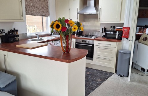 Warton Cabin | Luxury Lodge in beautiful surroundings set within Southlakeland Leisure Village