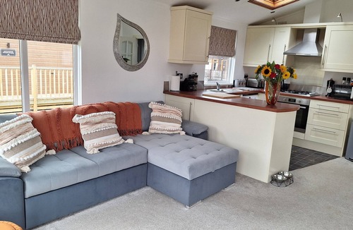 Warton Cabin | Luxury Lodge in beautiful surroundings set within Southlakeland Leisure Village