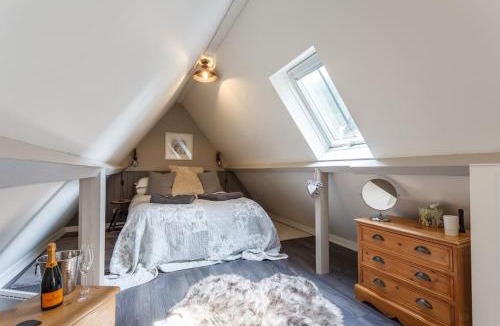 Burley Apartment | Luxury New Forest Barn, ideal for couples