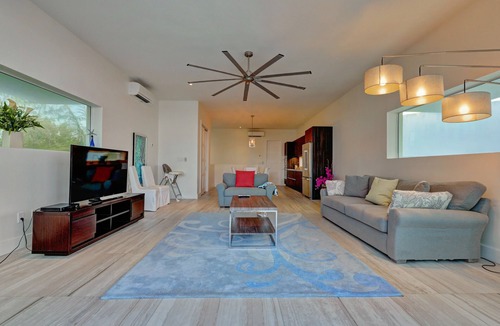 Jimmy Hill Villa | Luxury Ocean View Beach Villa with Private Pool Garden Courtyard in Great Exuma