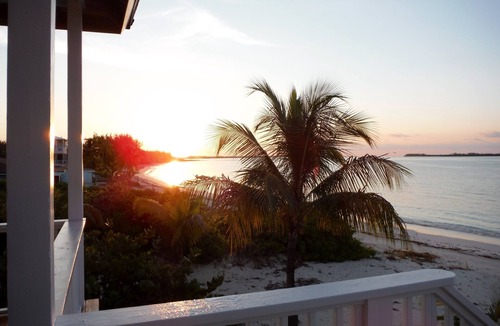 Cherokee House | Luxury Oceanfront with HOT TUB - BOAT, kayaks, paddleboards included -PARADISE!