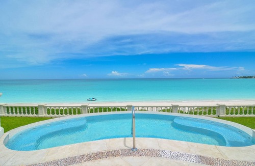 Old Fort Bay Villa | Luxury Oceanfront 9BR Villa w/Private Pool and Staff in Nassau