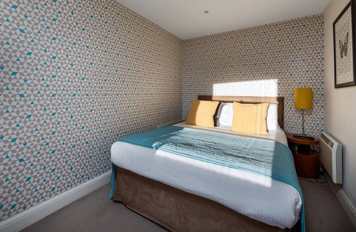 Brompton & Hans Town Apartment | Luxury One Bedroom Flat in Sloane Square, Chelsea - DP8