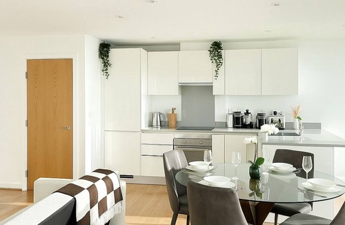 West Harrow Apartment | Luxury Penthouse in Harrow | 2BR | Gym | Games | Lounge | Free Parking