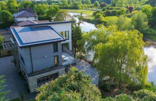 Tiddington House | Luxury riverside home 4 bedrooms 5 bathrooms