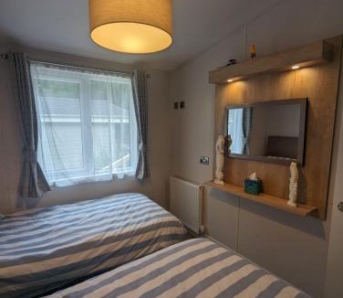 Milford on Sea Resort | LUXURY STUNNING SENSATION LODGE ON 5 STAR SHOREFIELD COUNTRY PARK New Forest ENTERTAINMENT AND LEISURE PASSES INCLUDED