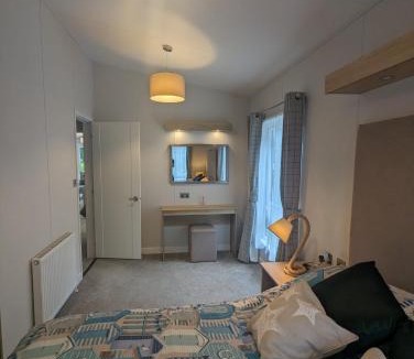 Milford on Sea Resort | LUXURY STUNNING SENSATION LODGE ON 5 STAR SHOREFIELD COUNTRY PARK New Forest ENTERTAINMENT AND LEISURE PASSES INCLUDED