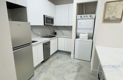 Westwind Apartment | Luxury Suite - Near Airport, Fine Dining & Beaches in Nassau