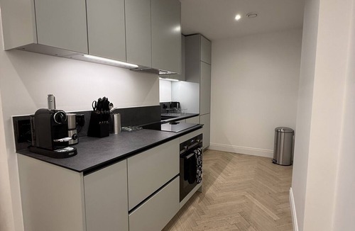 Brighton City Centre Apartment | Luxury Two-Level Apartment near Brighton Pier