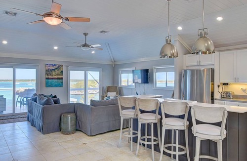 Staniel Cay Villa | Luxury Villa w/Swim Up Pool Bar Outdoor Kitchen & Dockage for the Yacht