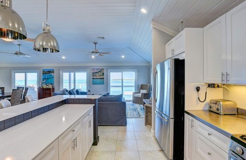 Staniel Cay Villa | Luxury Villa w/Swim Up Pool Bar Outdoor Kitchen & Dockage for the Yacht