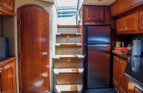 Paradise Island Boat Rental | Luxury Yacht Steps from Atlantis & Restaurants!