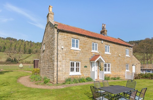 Potter Brompton Cottage | Manor House Farm - UK49536